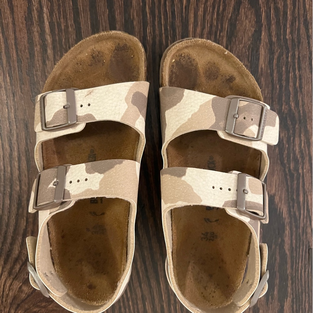 Birkenstock girls camo sandals size 34
